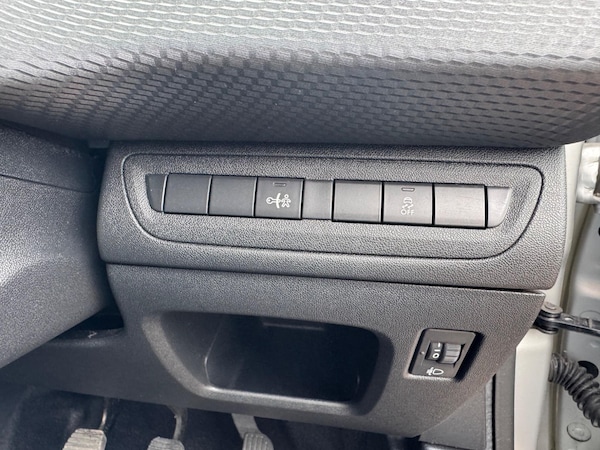 Used Peugeot 208 2015 for sale - 75741508: Photo 30