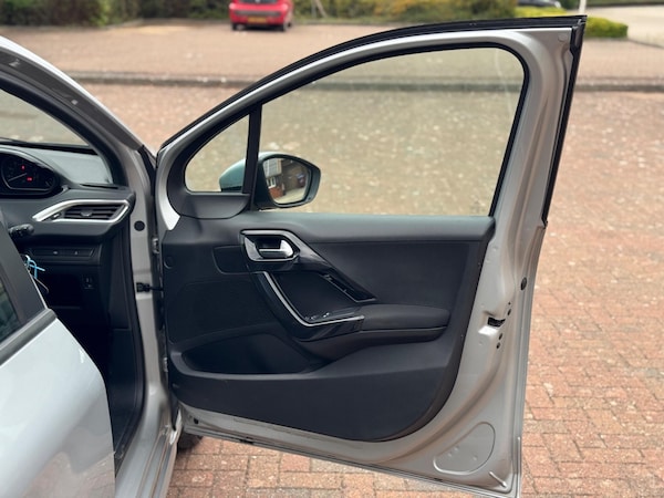 Used Peugeot 208 2015 for sale - 75741508: Photo 45
