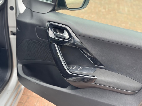 Used Peugeot 208 2015 for sale - 75741508: Photo 46