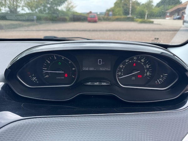 Used Peugeot 208 2015 for sale - 75741508: Photo 7
