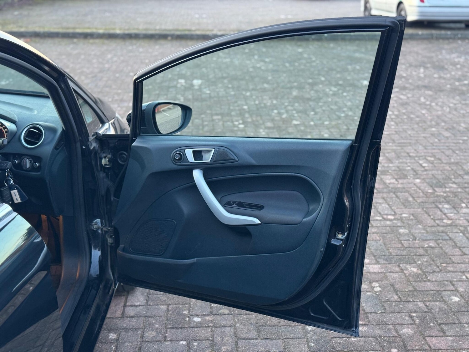 Used Ford Fiesta 2012 for sale - 77439653: Photo 31