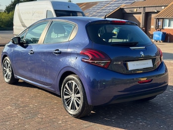 Used Peugeot 208 2016 for sale - 75540438: Photo