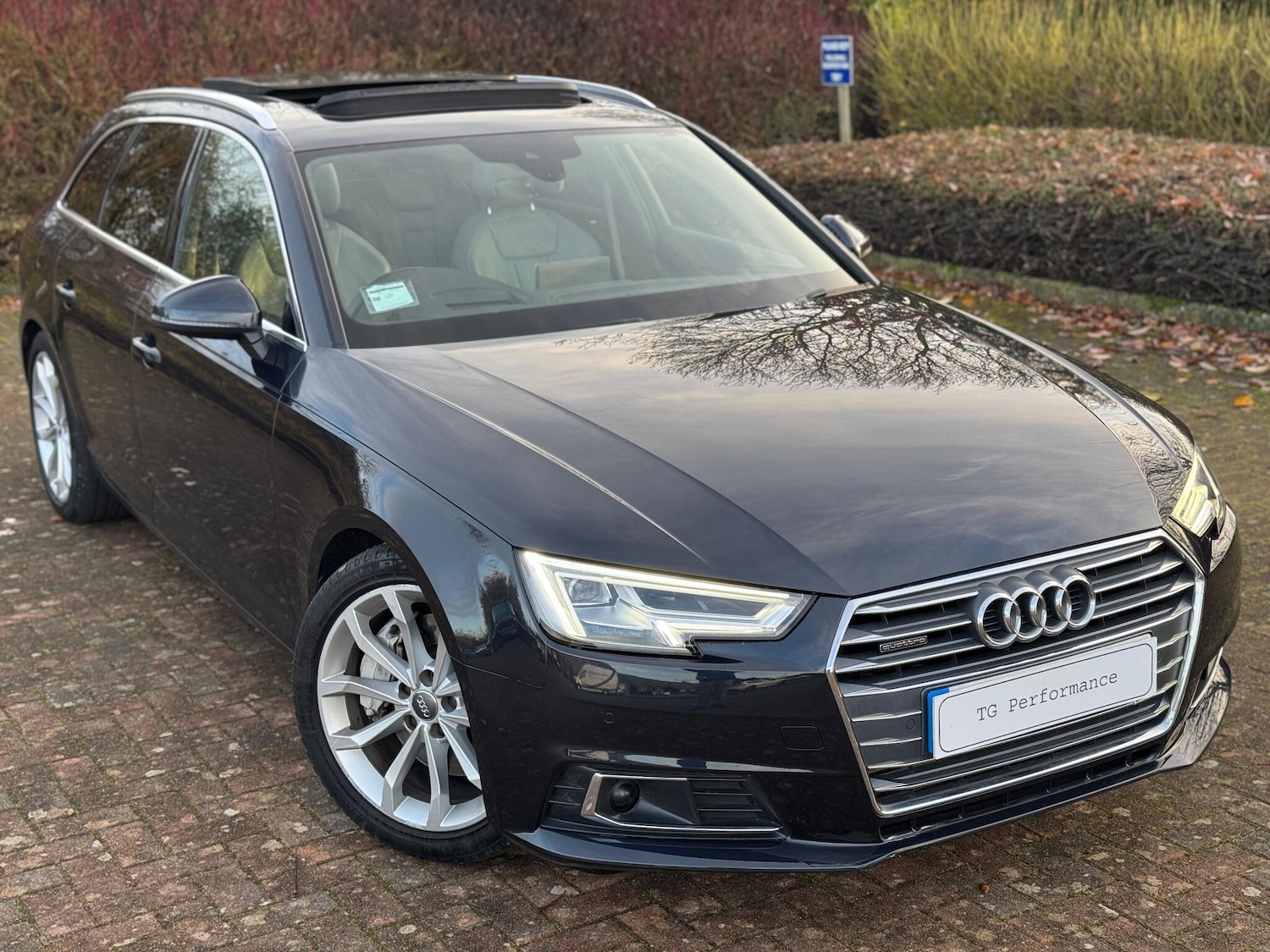Used Audi A4 2016 for sale - 76573352: Photo 1