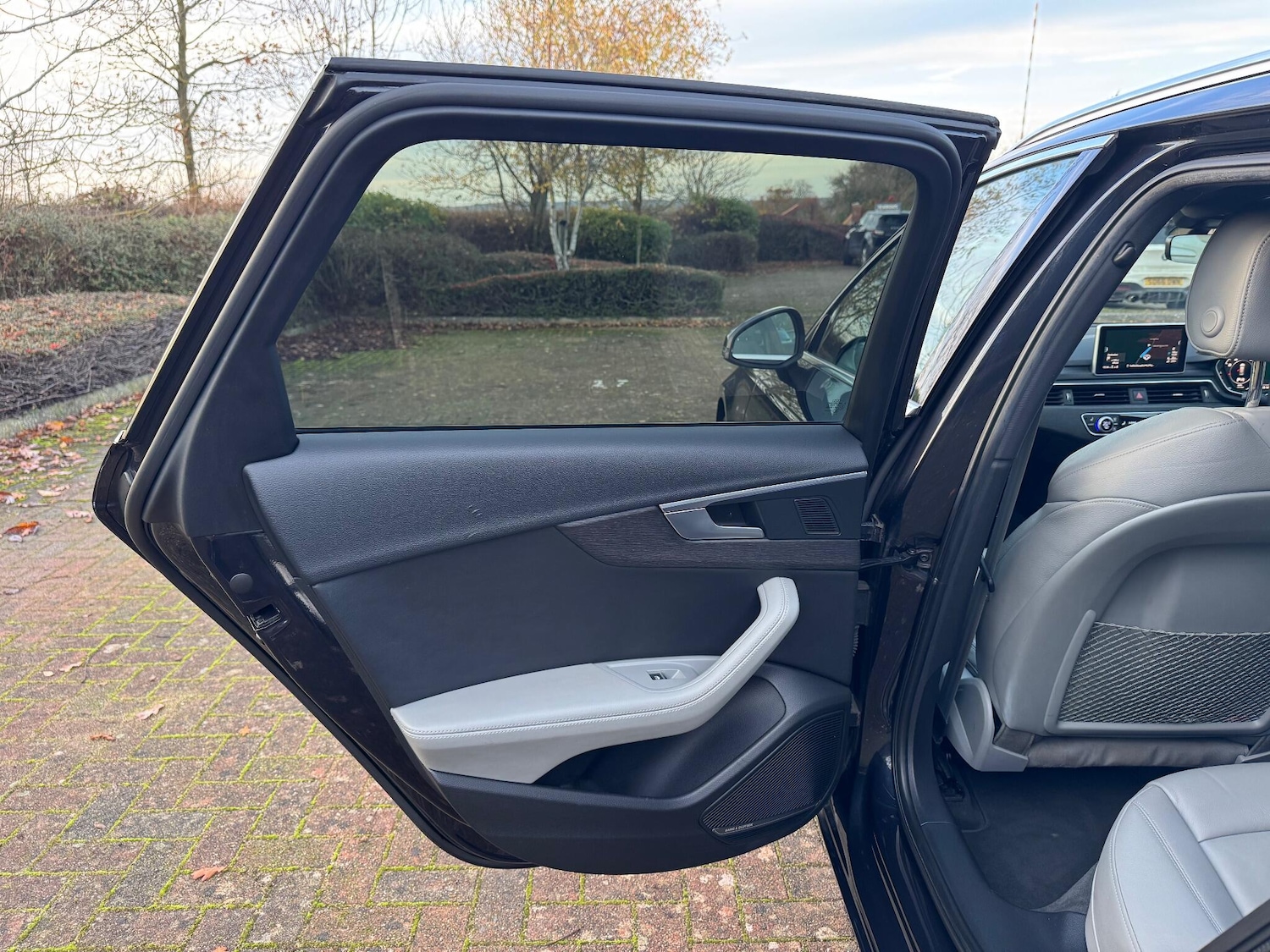 Used Audi A4 2016 for sale - 76573352: Photo 80