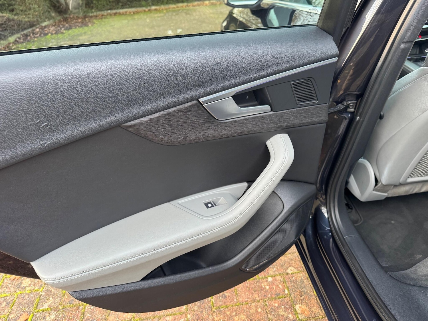 Used Audi A4 2016 for sale - 76573352: Photo 81