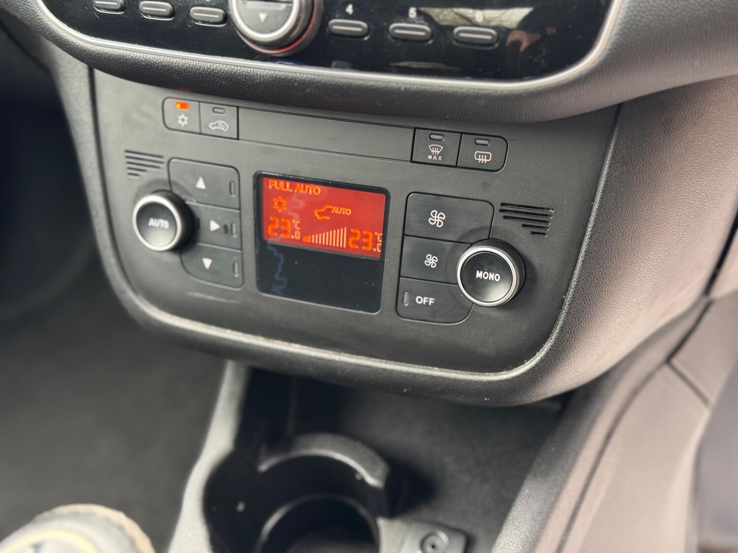 Used Fiat Punto 2013 for sale - 77940552: Photo 26