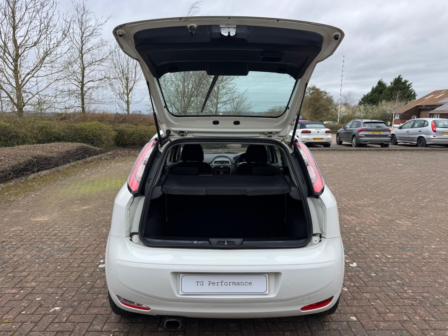 Used Fiat Punto 2013 for sale - 77940552: Photo 40