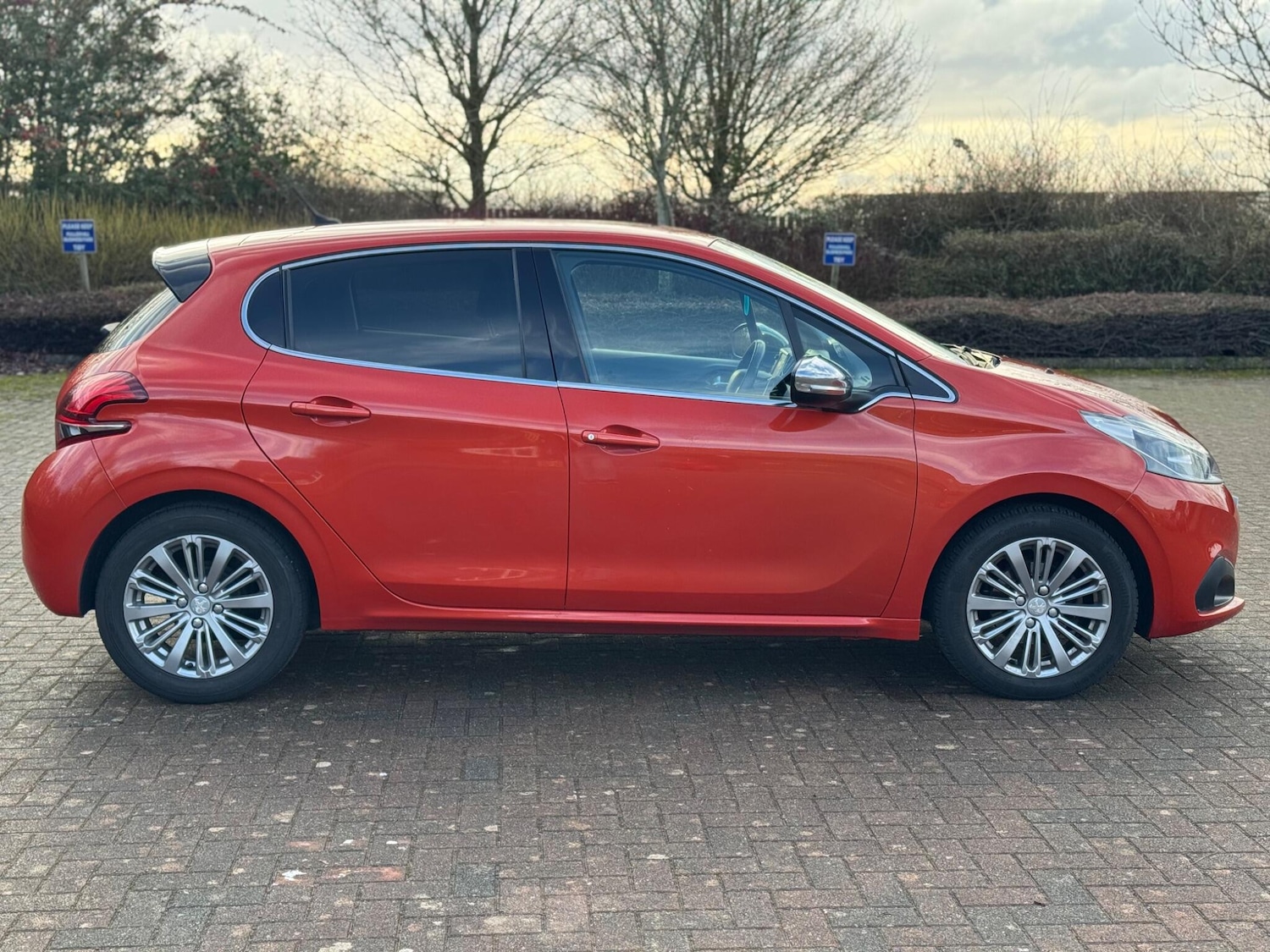 Used Peugeot 208 2016 for sale - 77320334: Photo 11