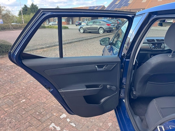 Used Skoda Fabia 2015 for sale - 74188179: Photo 36