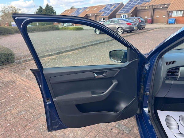 Used Skoda Fabia 2015 for sale - 74188179: Photo 37