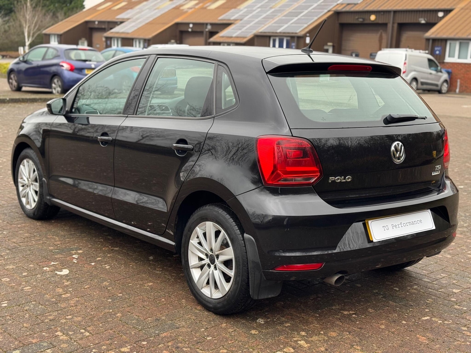 Used Volkswagen Polo 2014 for sale - 77029588: Photo 2