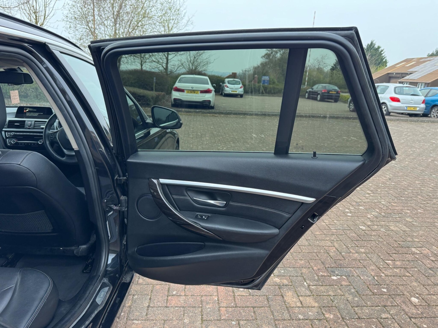 Used BMW 3 Series 2015 for sale - 78007336: Photo 38