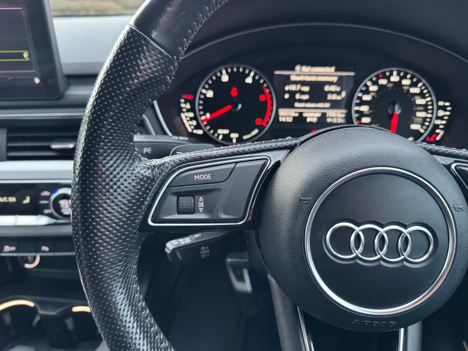 Used Audi A4 Avant 2017 for sale - 77156011: Photo 22