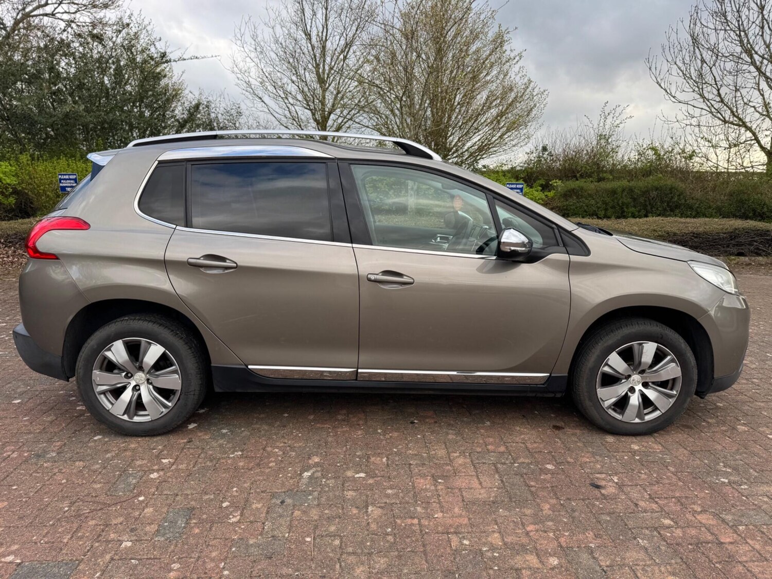Used Peugeot 2008 2015 for sale - 78156993: Photo 15