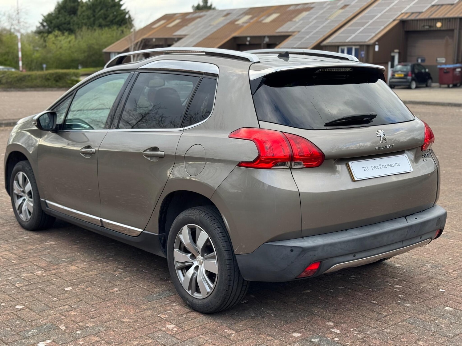 Used Peugeot 2008 2015 for sale - 78156993: Photo 2