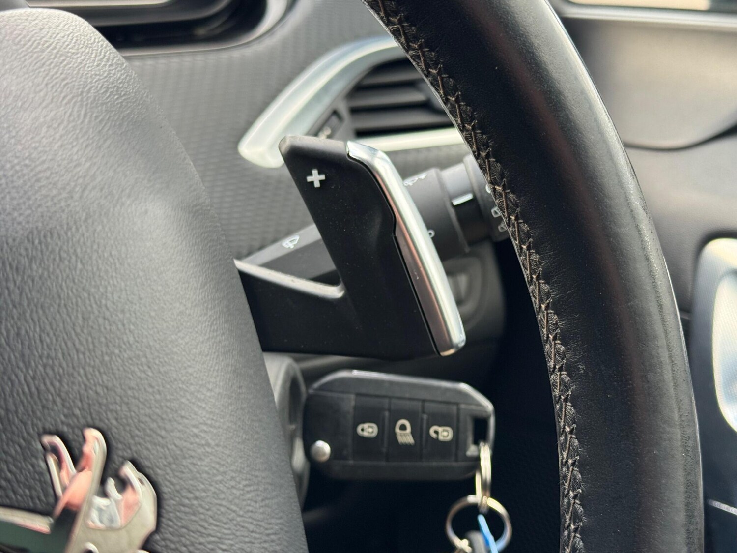 Used Peugeot 2008 2015 for sale - 78156993: Photo 22