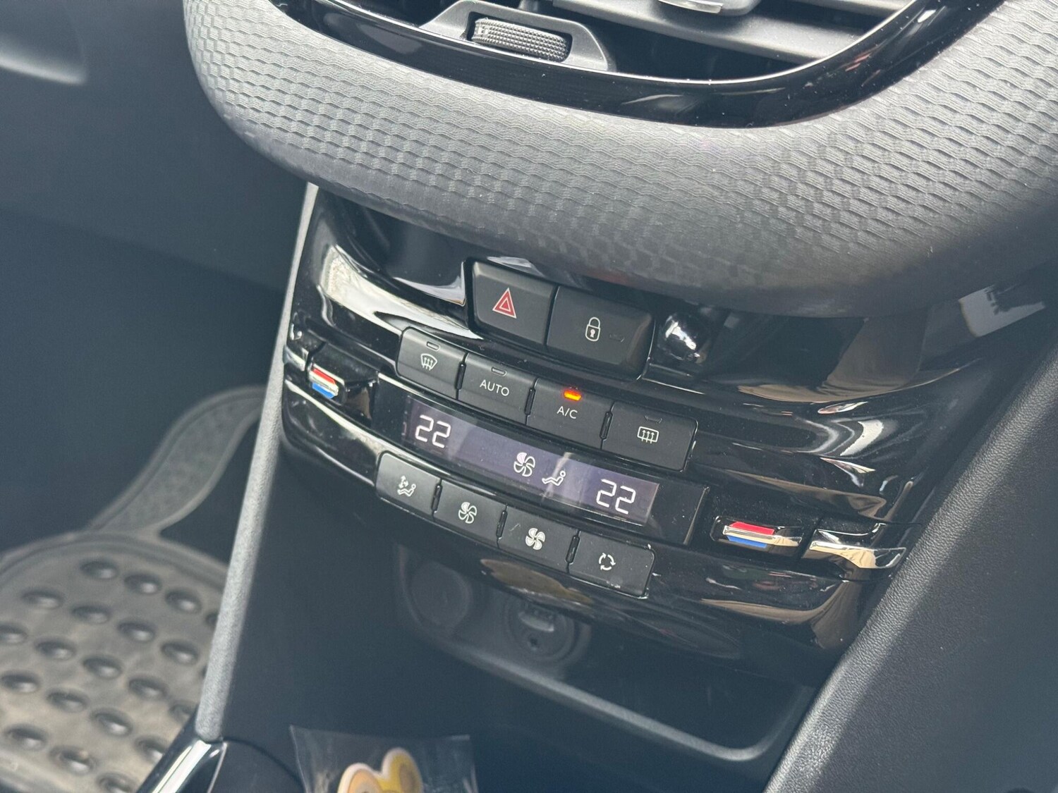 Used Peugeot 2008 2015 for sale - 78156993: Photo 26