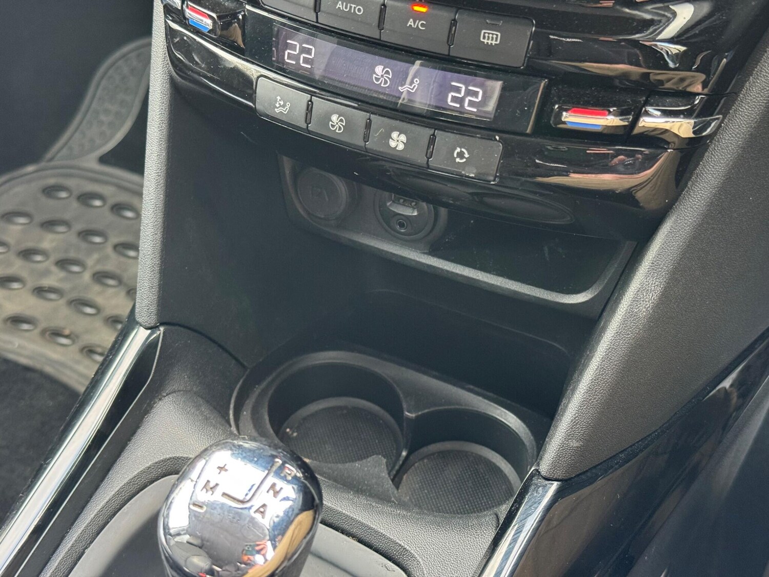 Used Peugeot 2008 2015 for sale - 78156993: Photo 27