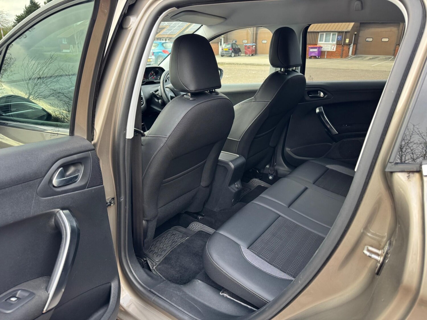 Used Peugeot 2008 2015 for sale - 78156993: Photo 39