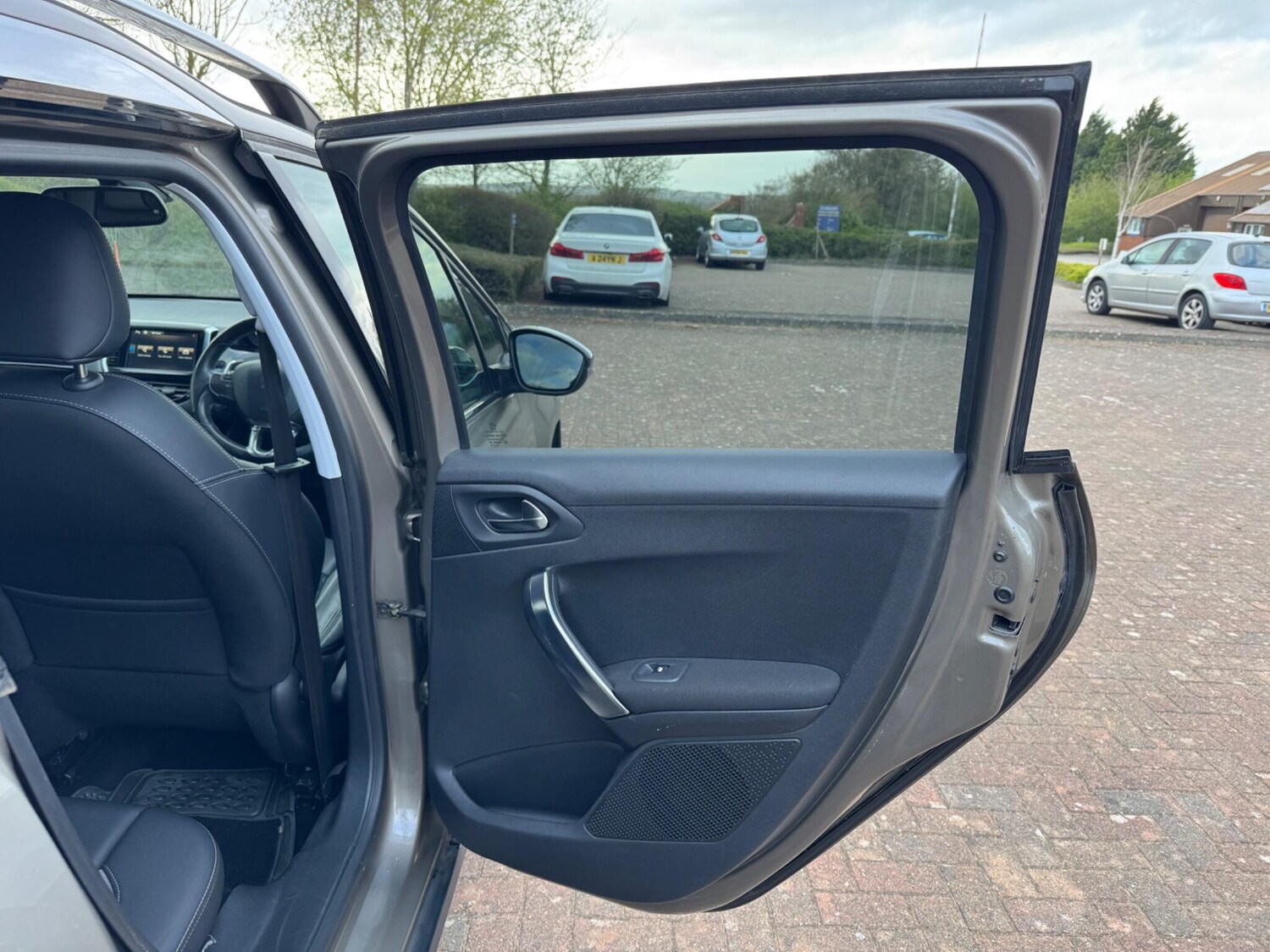 Used Peugeot 2008 2015 for sale - 78156993: Photo 43