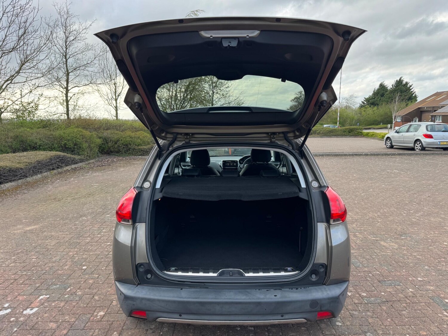 Used Peugeot 2008 2015 for sale - 78156993: Photo 49