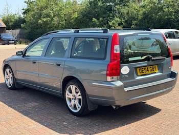 Used Volvo V70 2004 for sale - 79034017: Photo