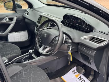Used Peugeot 2008 2017 for sale - 79635247: Photo