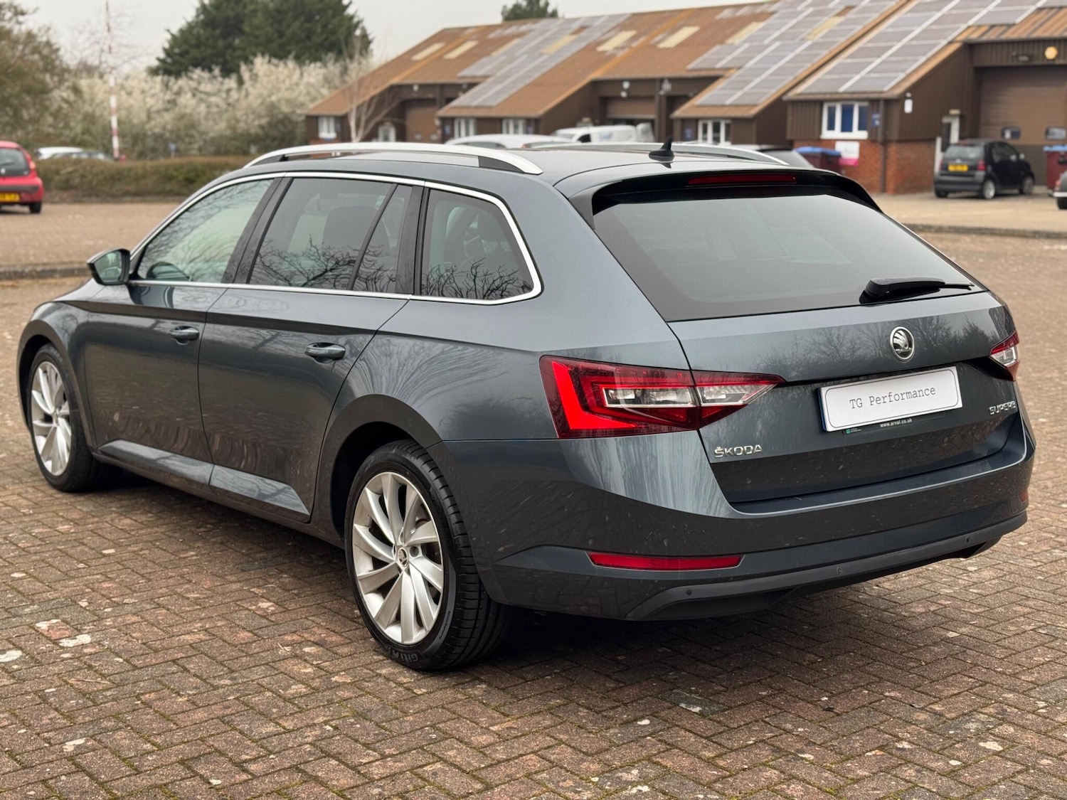 Used Skoda Superb 2017 for sale - 77794309: Photo 2