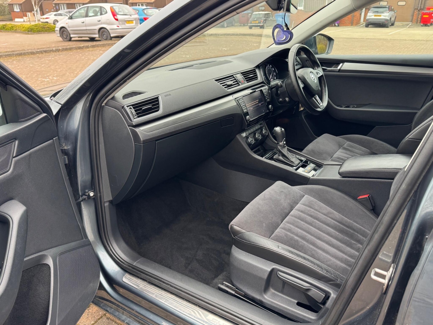 Used Skoda Superb 2017 for sale - 77794309: Photo 39