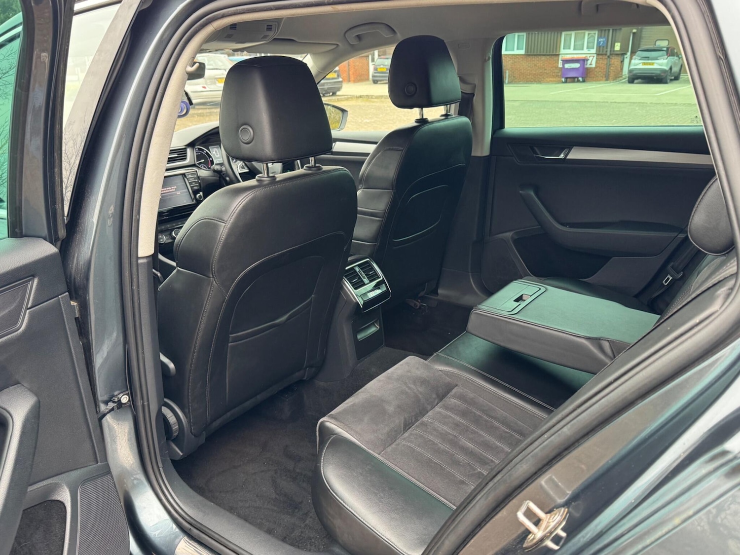 Used Skoda Superb 2017 for sale - 77794309: Photo 42