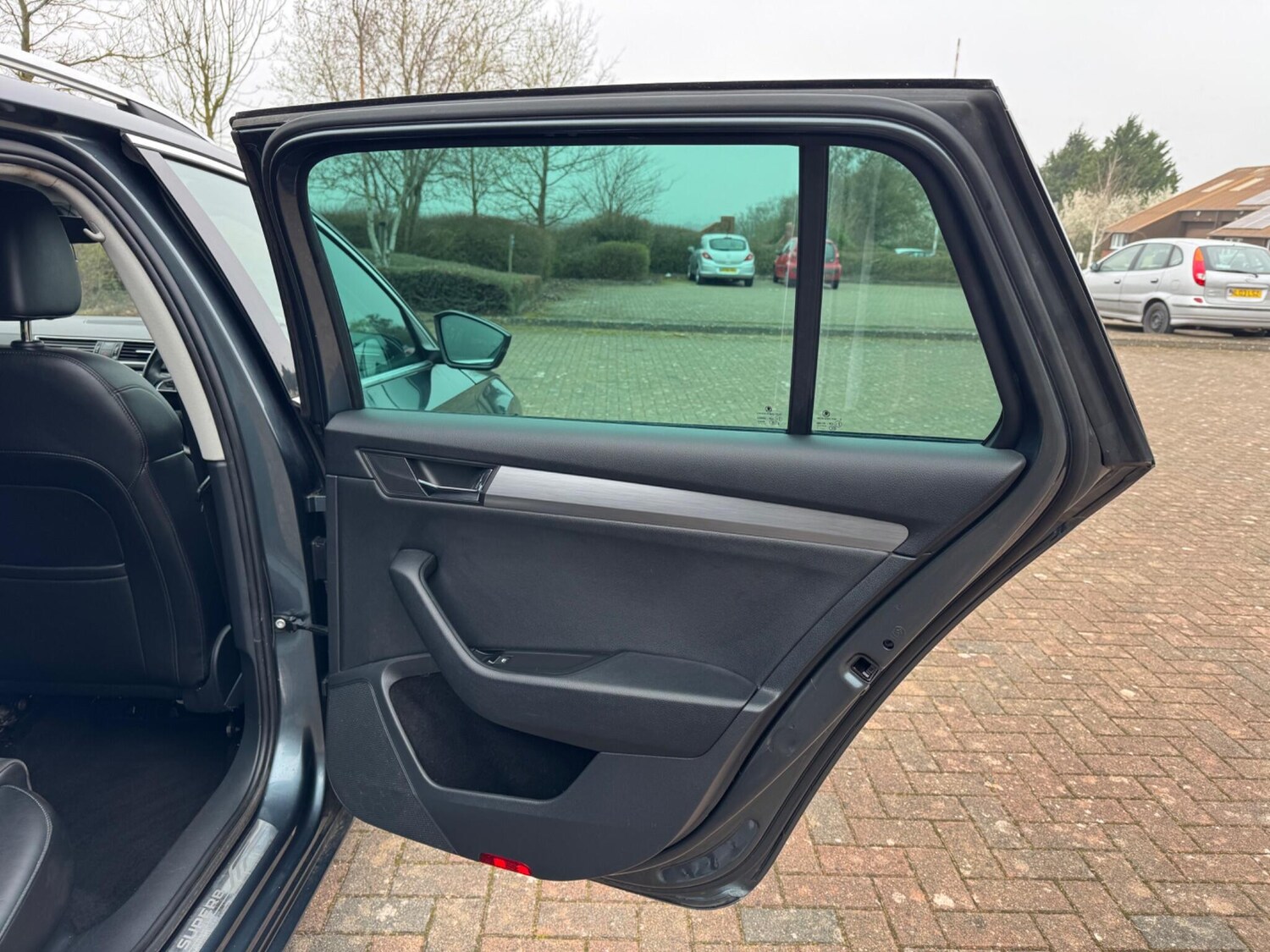 Used Skoda Superb 2017 for sale - 77794309: Photo 45