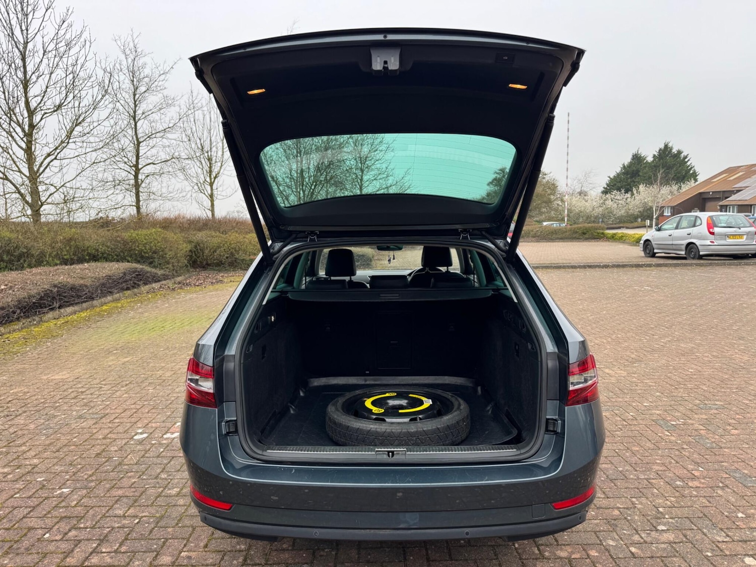 Used Skoda Superb 2017 for sale - 77794309: Photo 50