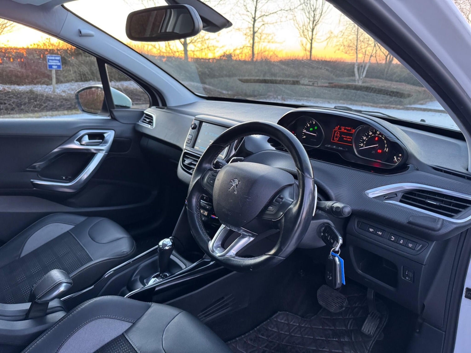 Used Peugeot 2008 2018 for sale - 77108854: Photo 3