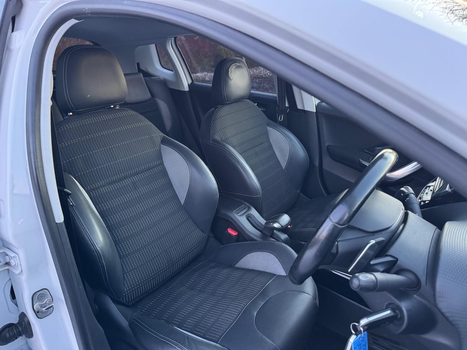 Used Peugeot 2008 2018 for sale - 77108854: Photo 35