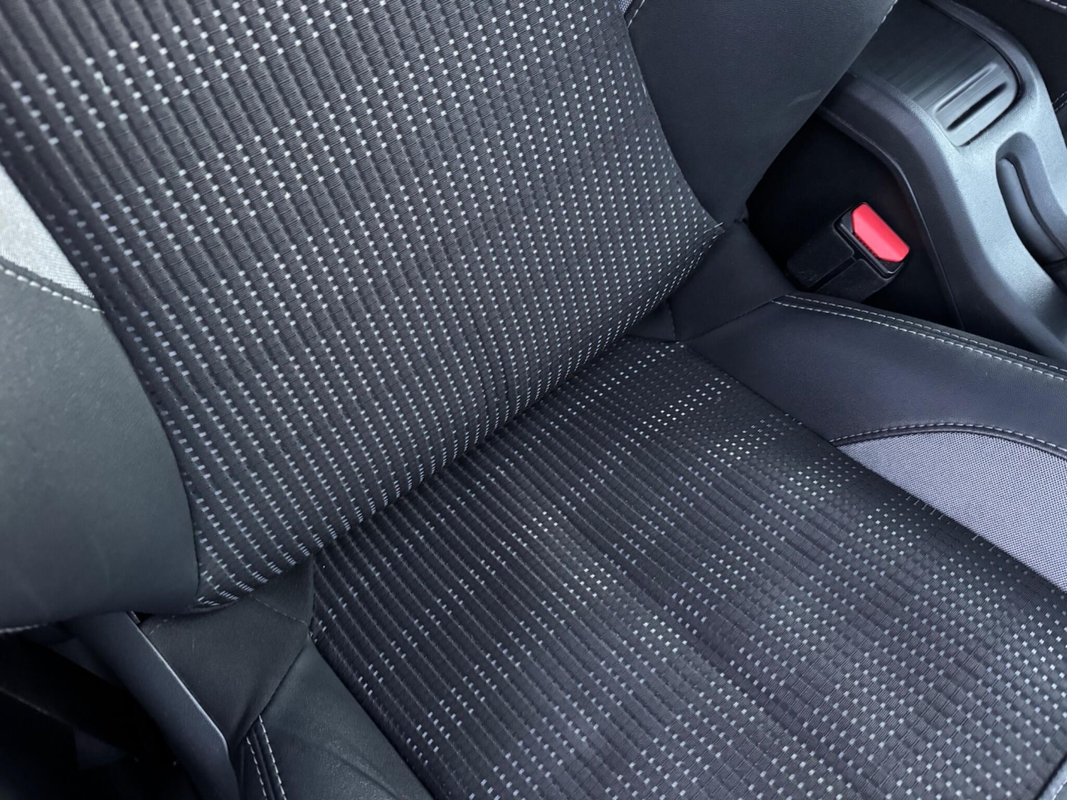 Used Peugeot 2008 2018 for sale - 77108854: Photo 37