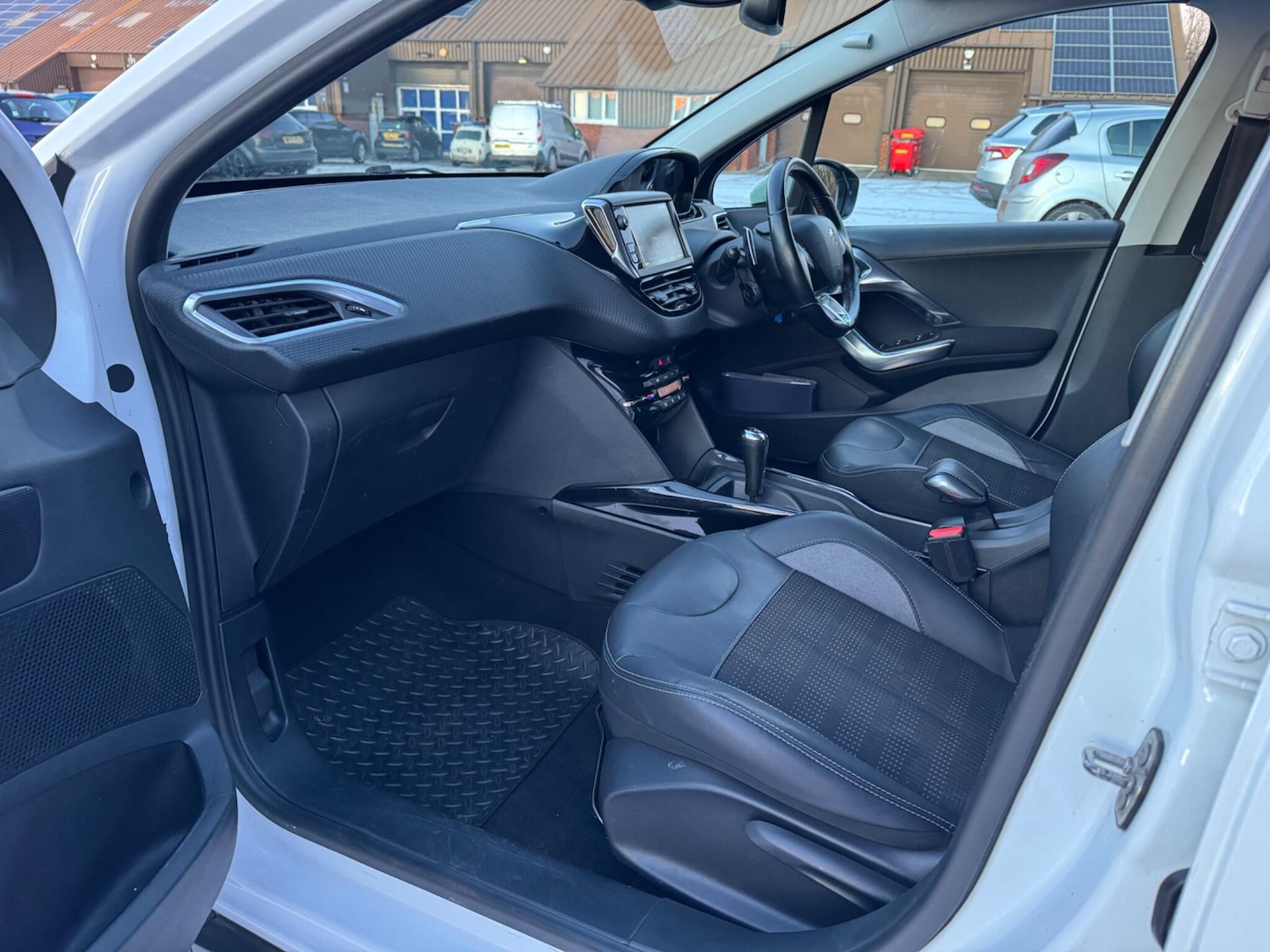 Used Peugeot 2008 2018 for sale - 77108854: Photo 41