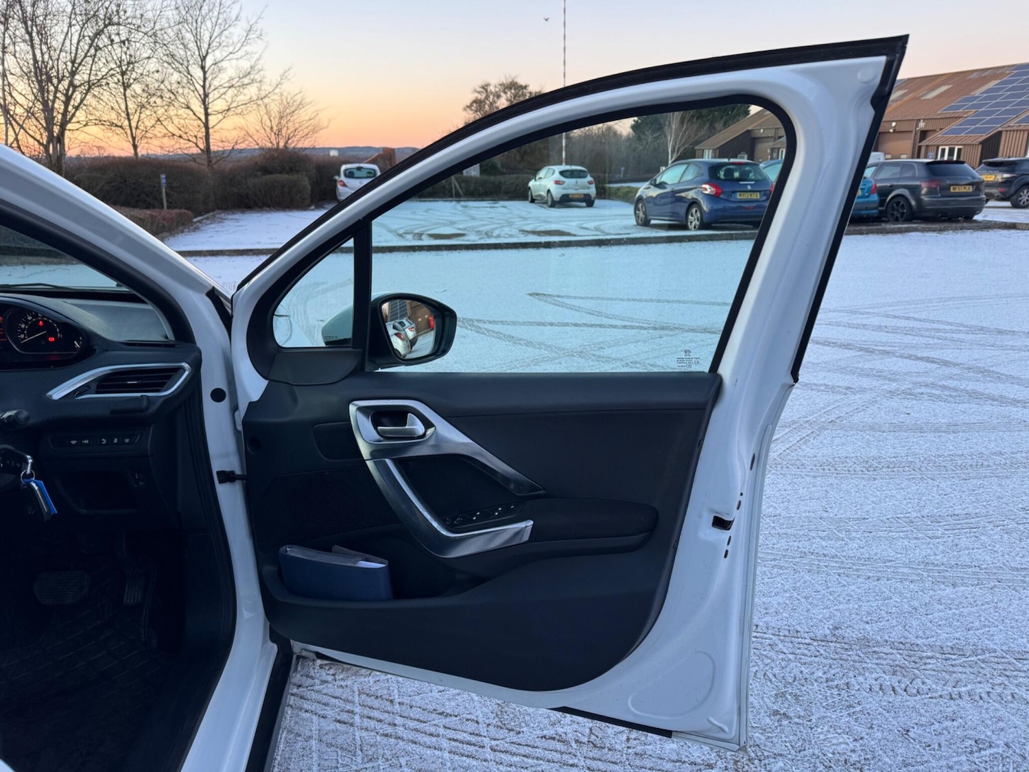 Used Peugeot 2008 2018 for sale - 77108854: Photo 44