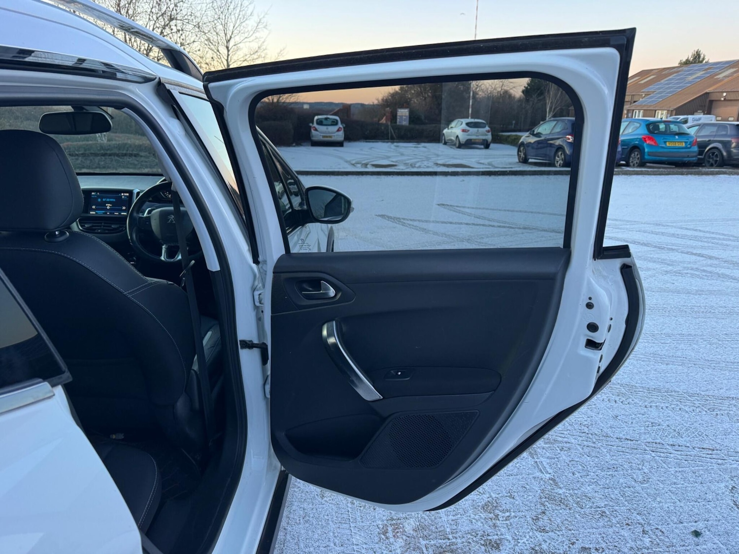 Used Peugeot 2008 2018 for sale - 77108854: Photo 46