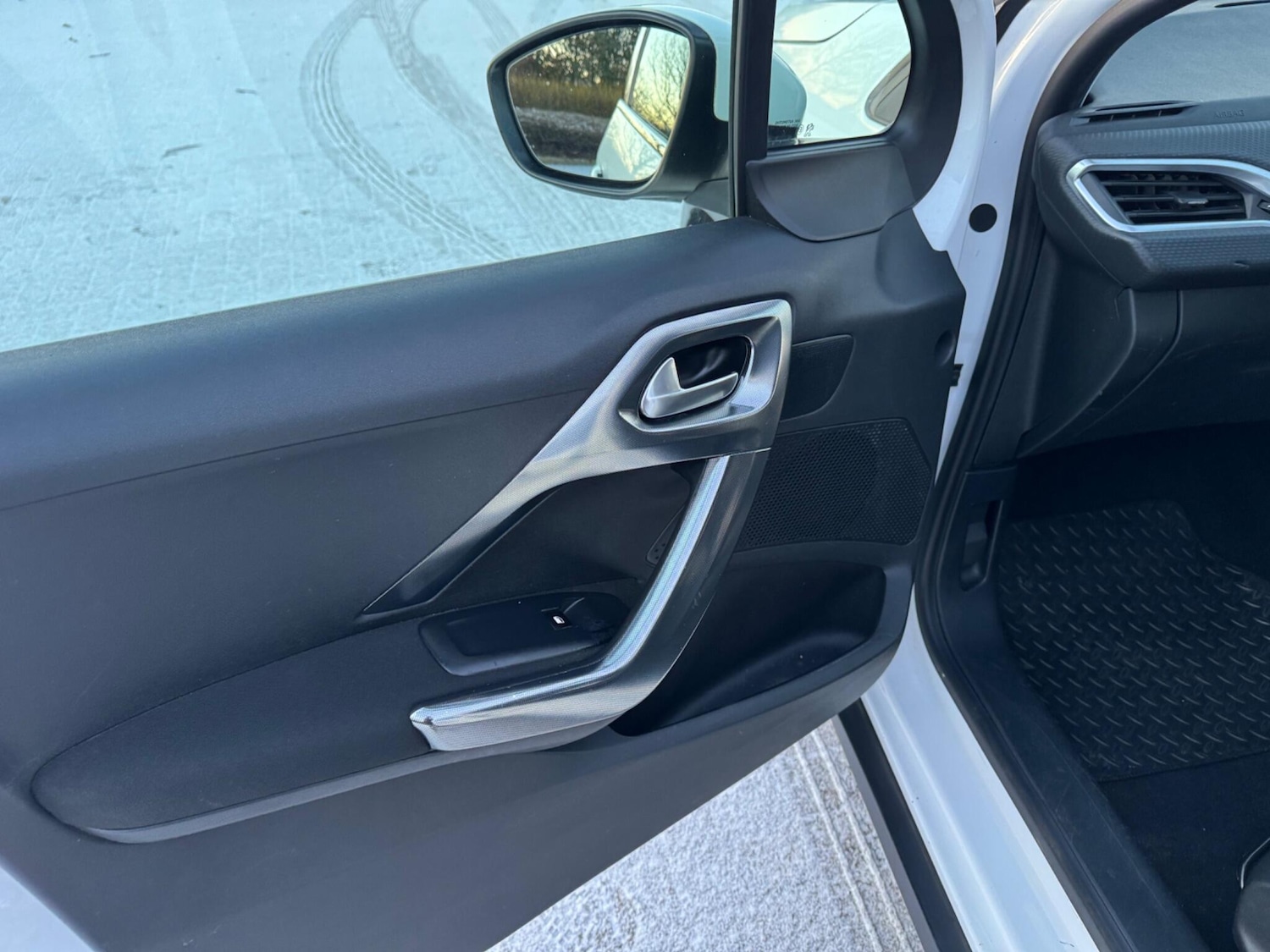 Used Peugeot 2008 2018 for sale - 77108854: Photo 49