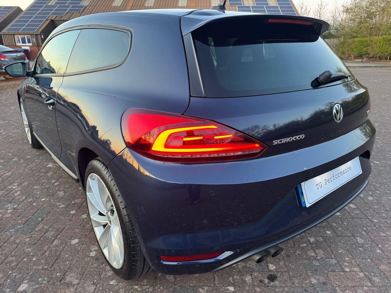 Used Volkswagen Scirocco 2014 for sale - 76990541: Photo 2