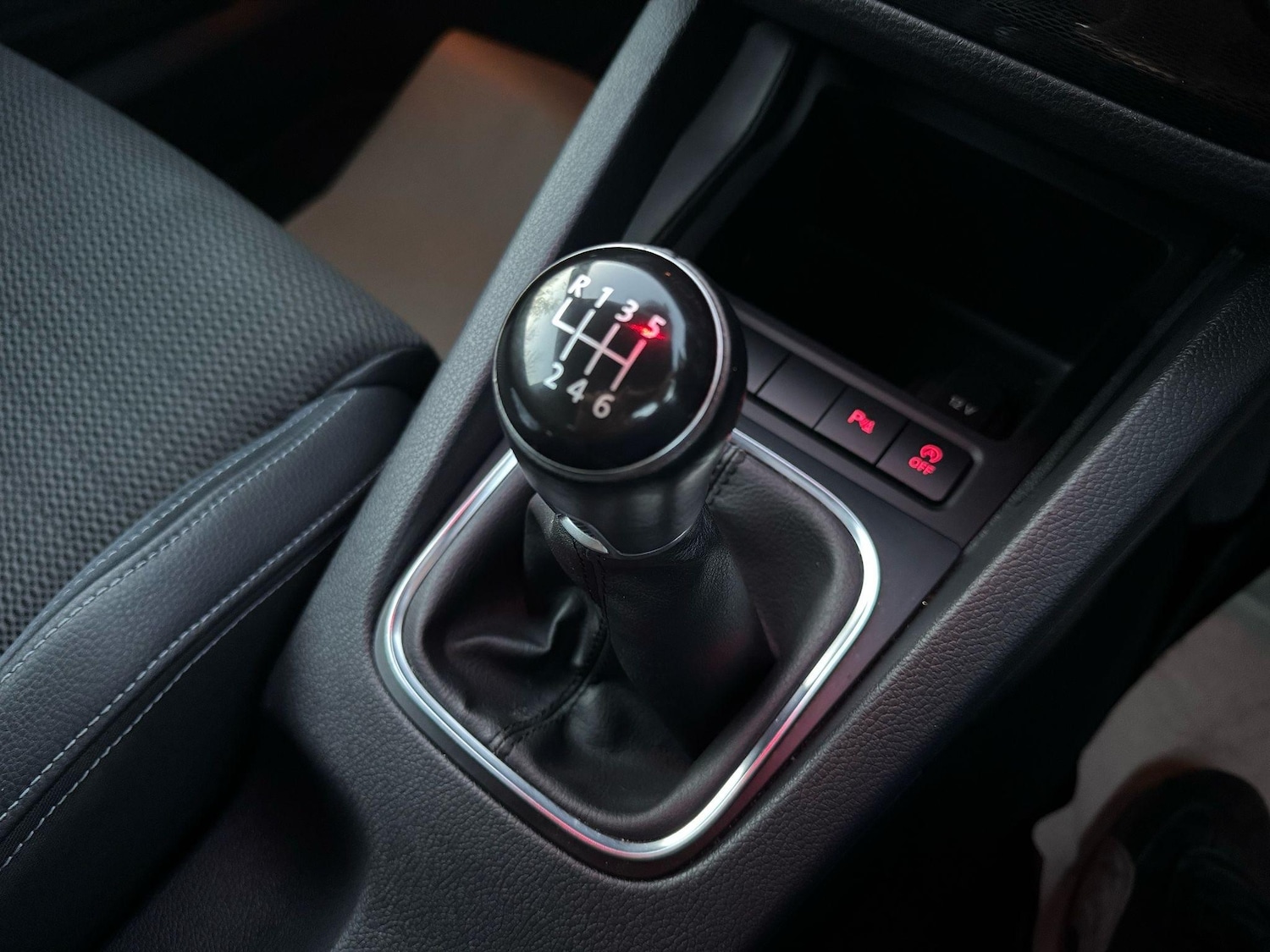 Used Volkswagen Scirocco 2014 for sale - 76990541: Photo 24