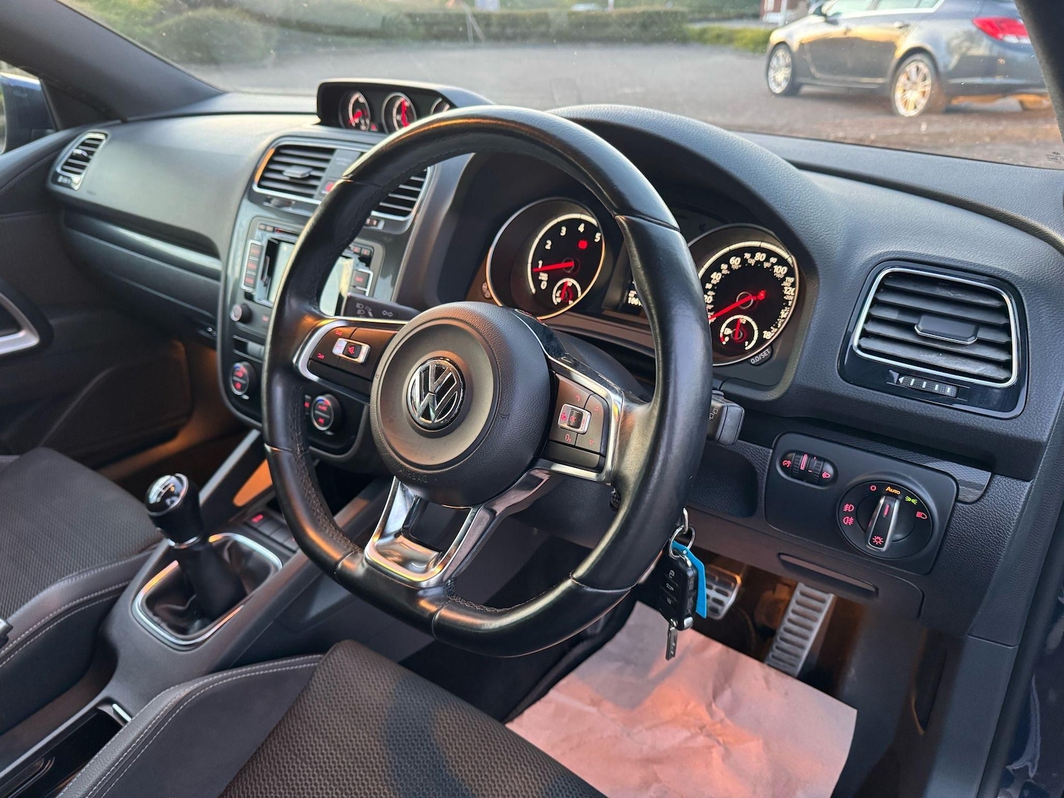 Used Volkswagen Scirocco 2014 for sale - 76990541: Photo 3