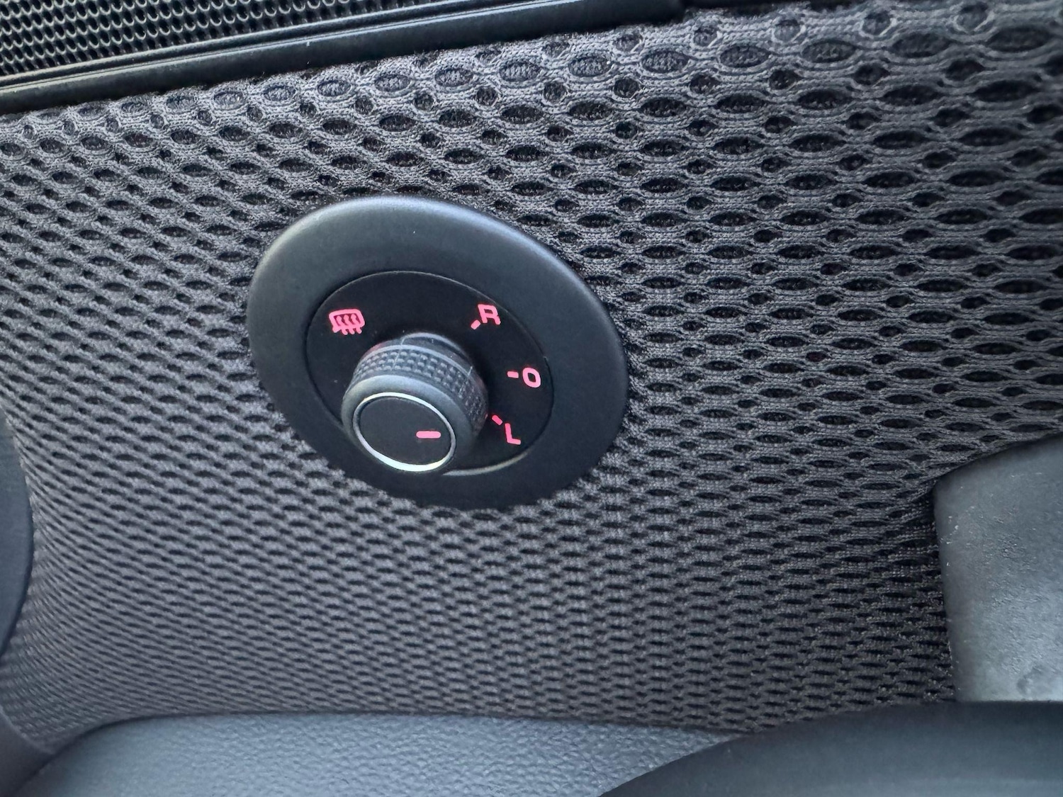 Used Volkswagen Scirocco 2014 for sale - 76990541: Photo 33