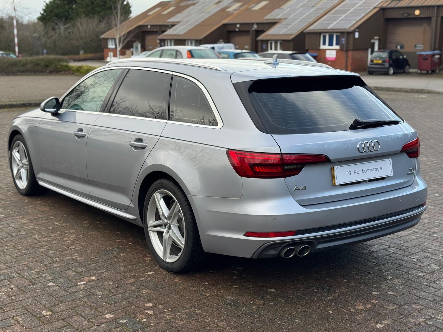 Used Audi A4 2016 for sale - 77439813: Photo 2