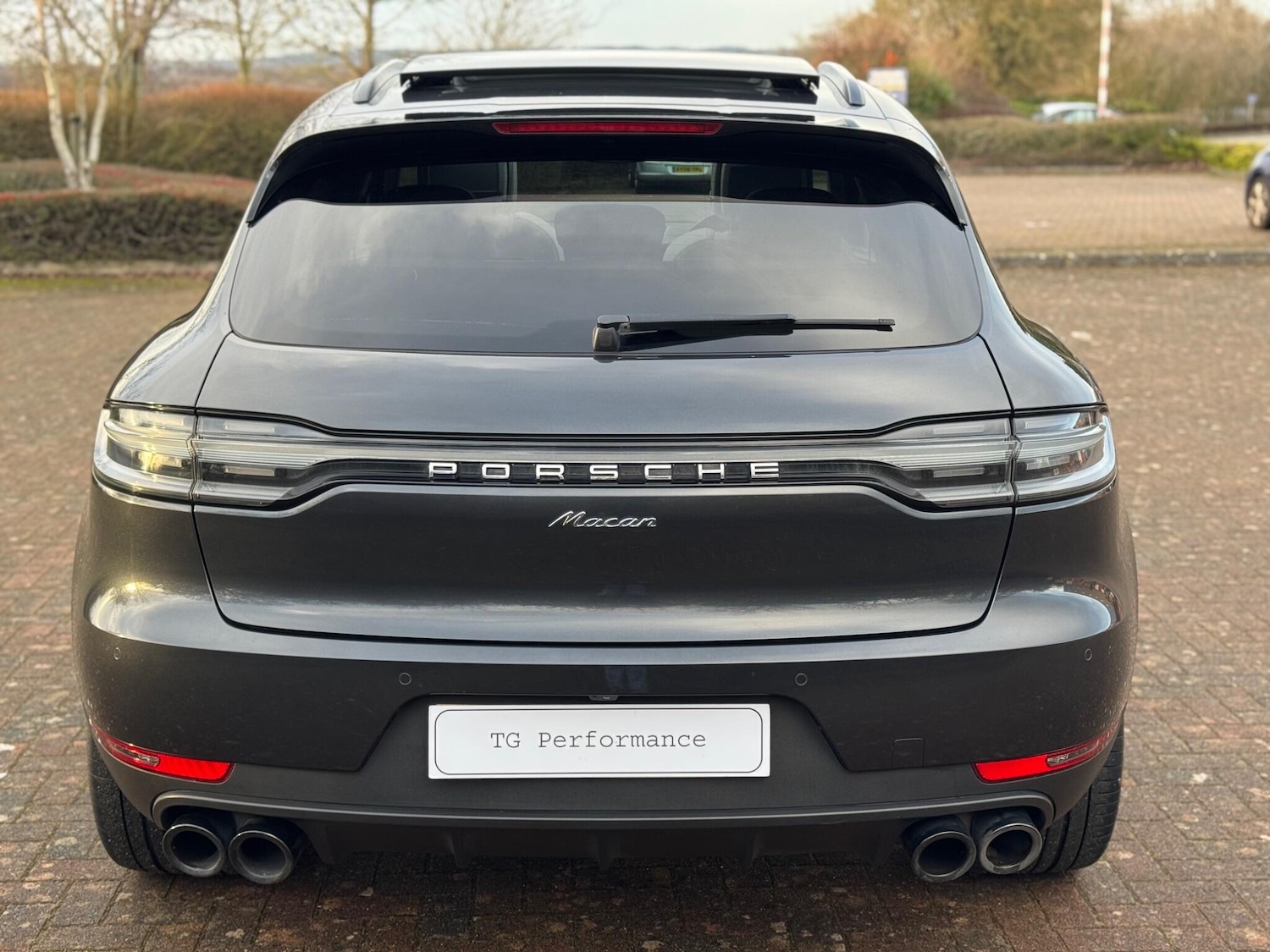 Used Porsche Macan for sale - 77320207: Photo 2