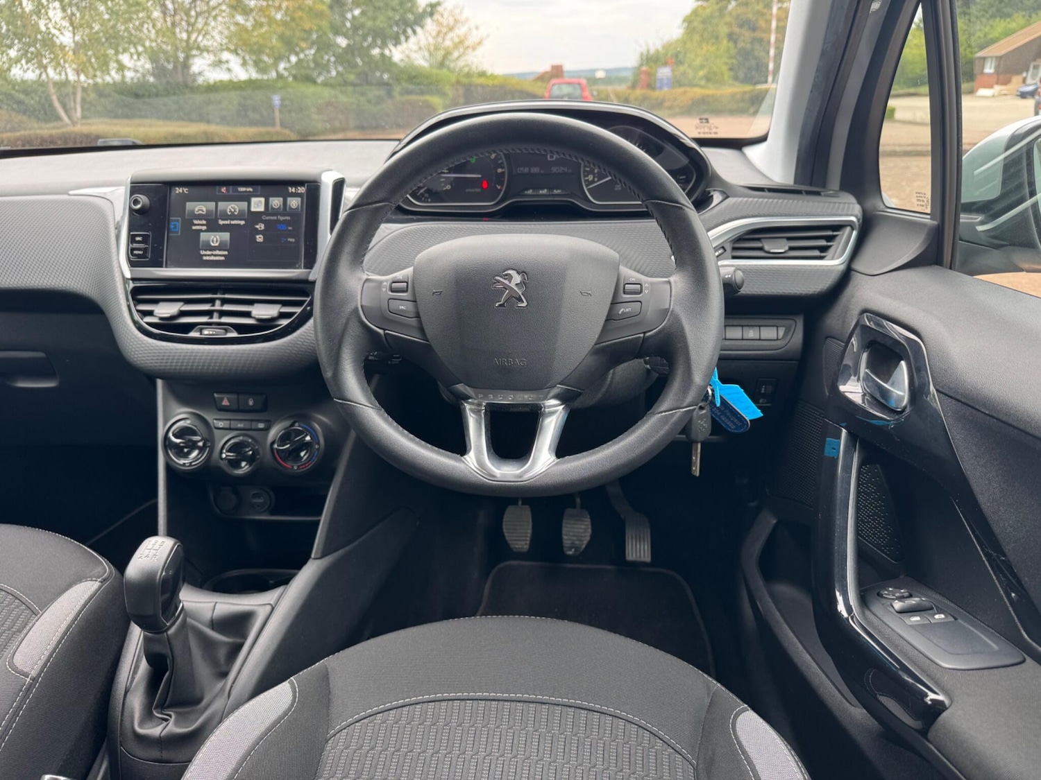 Used Peugeot 208 for sale - 76993617: Photo 23