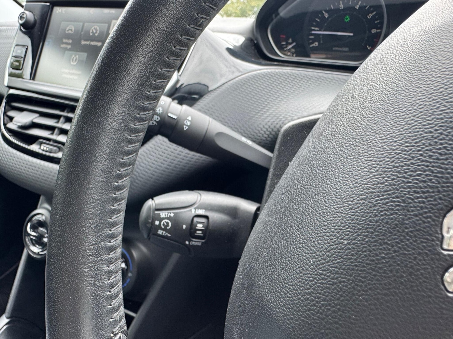 Used Peugeot 208 for sale - 76993617: Photo 27