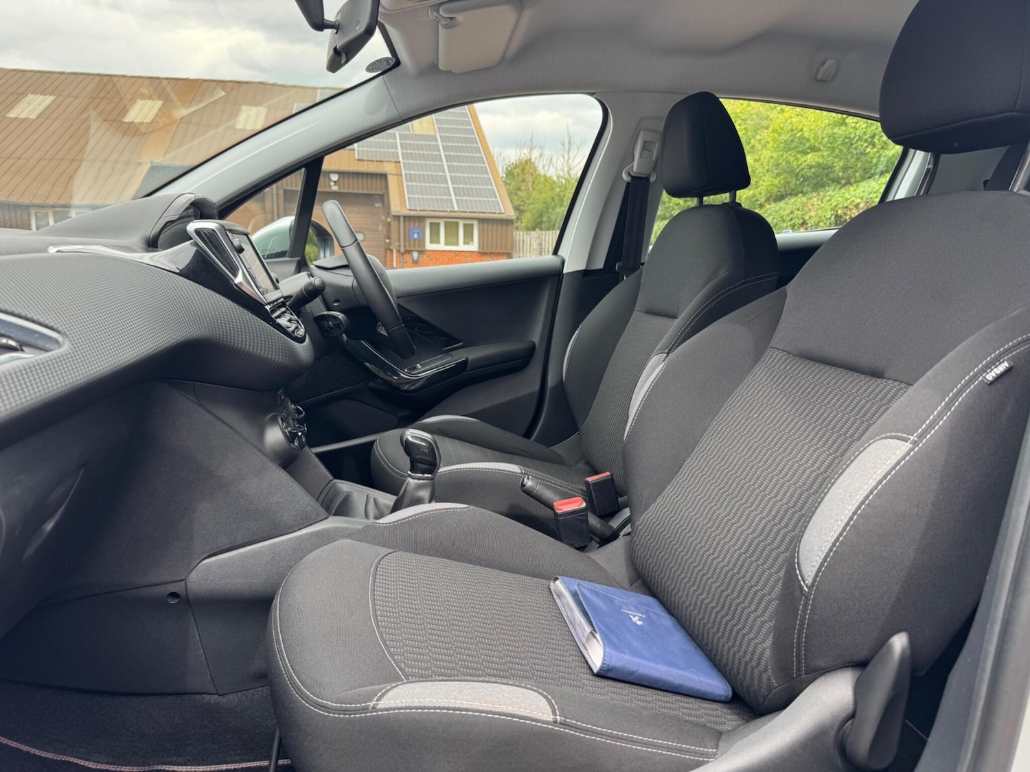 Used Peugeot 208 for sale - 76993617: Photo 42