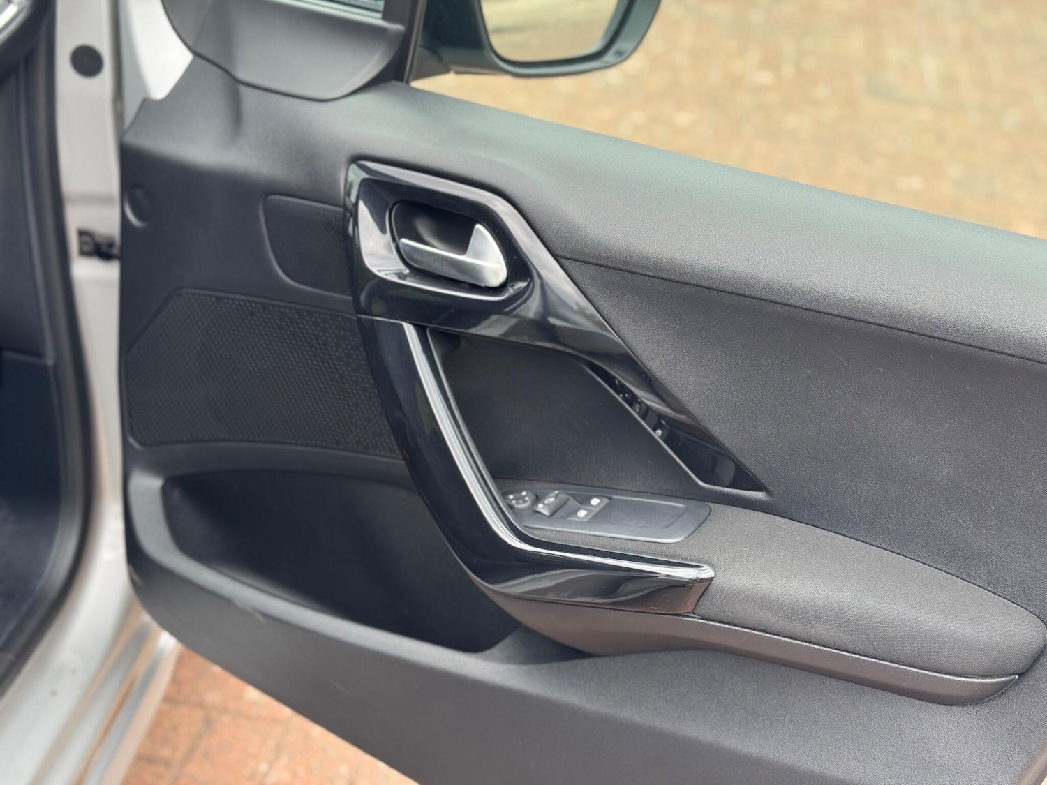 Used Peugeot 208 for sale - 76993617: Photo 46