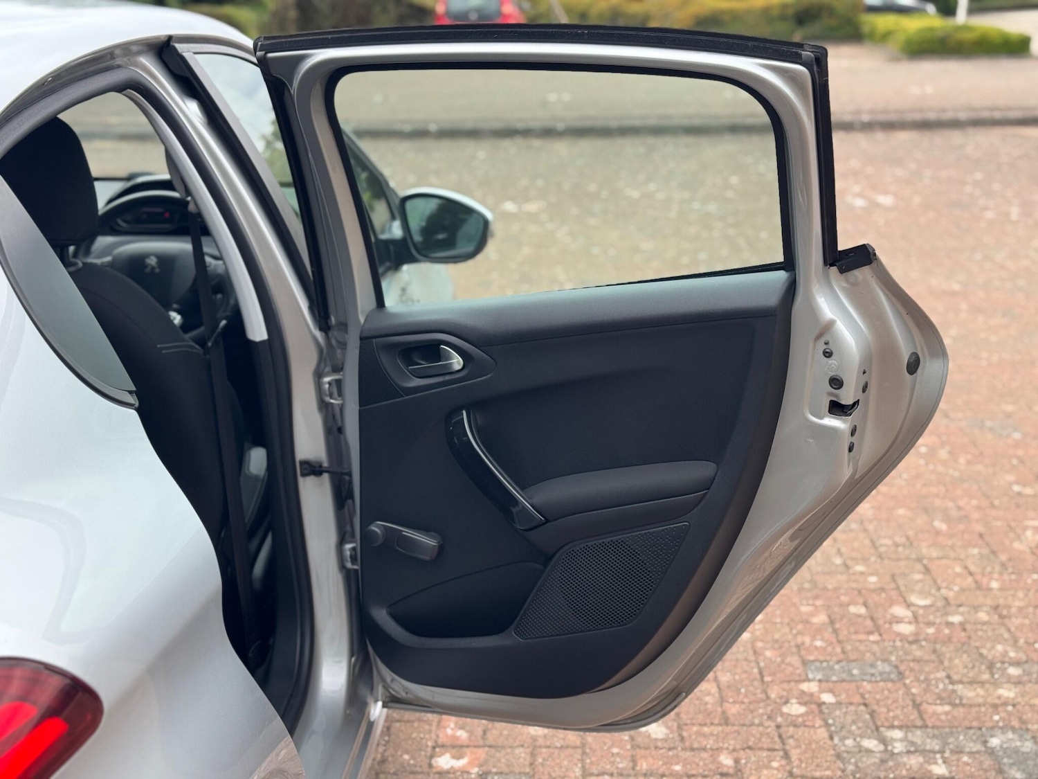 Used Peugeot 208 for sale - 76993617: Photo 47